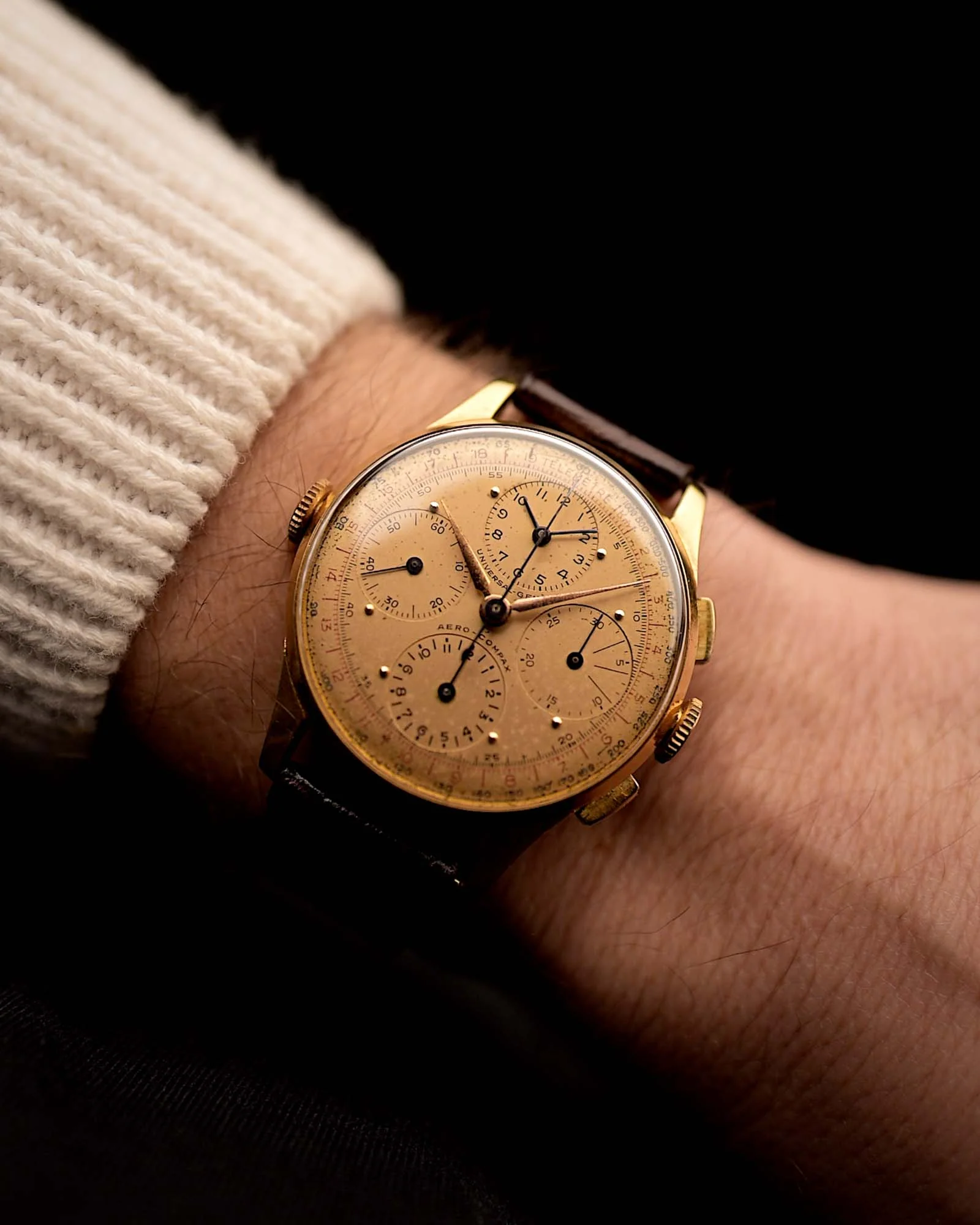 Universal Geneve 12540 Aero Compax 18k 1940s