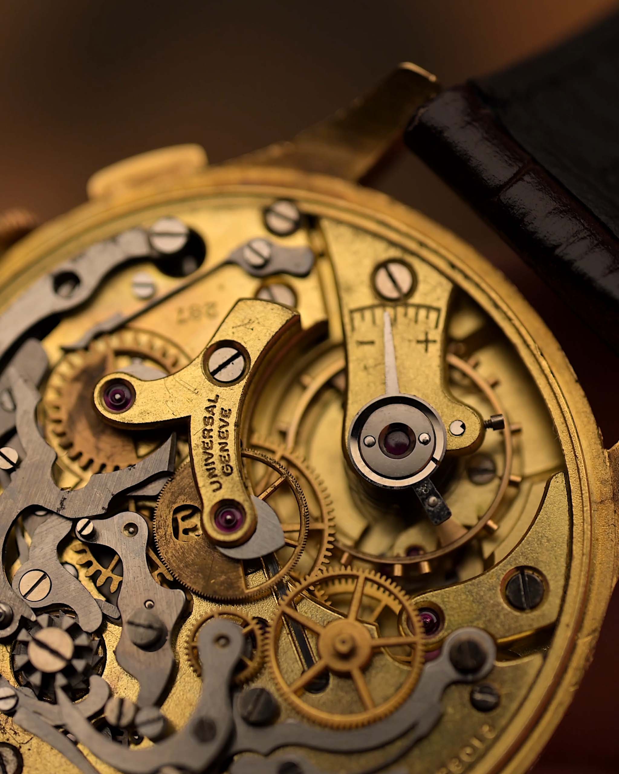 Universal Geneve 12540 Aero Compax 18k 1940s - Image 10