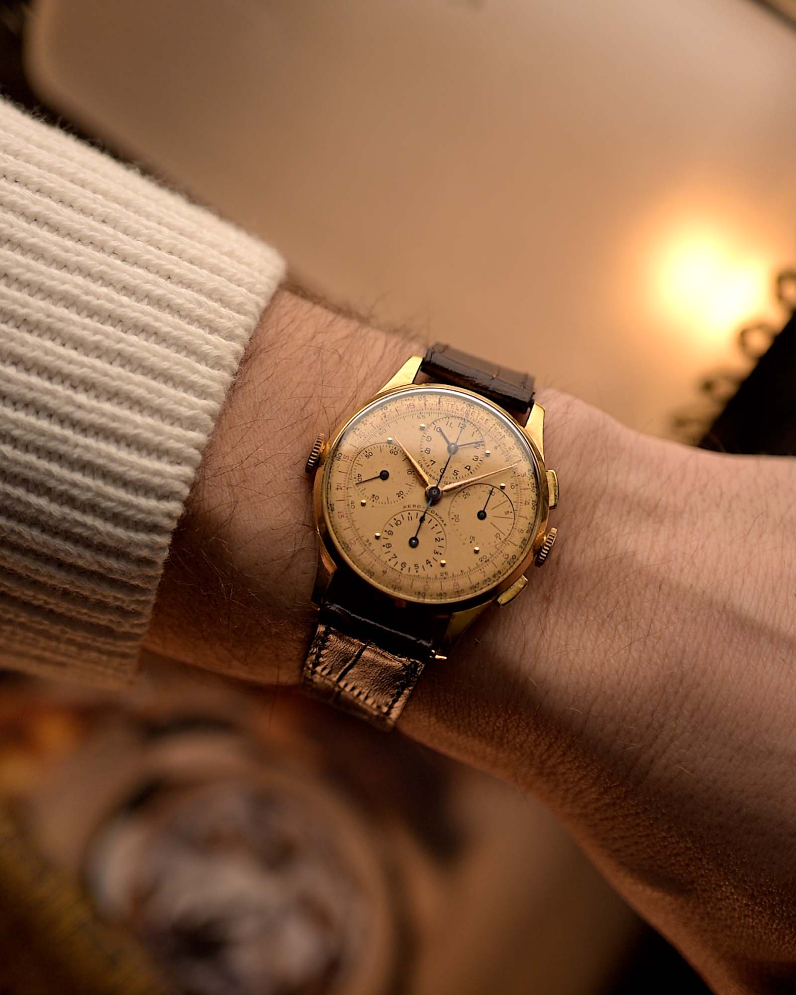 Universal Geneve 12540 Aero Compax 18k 1940s - Image 2