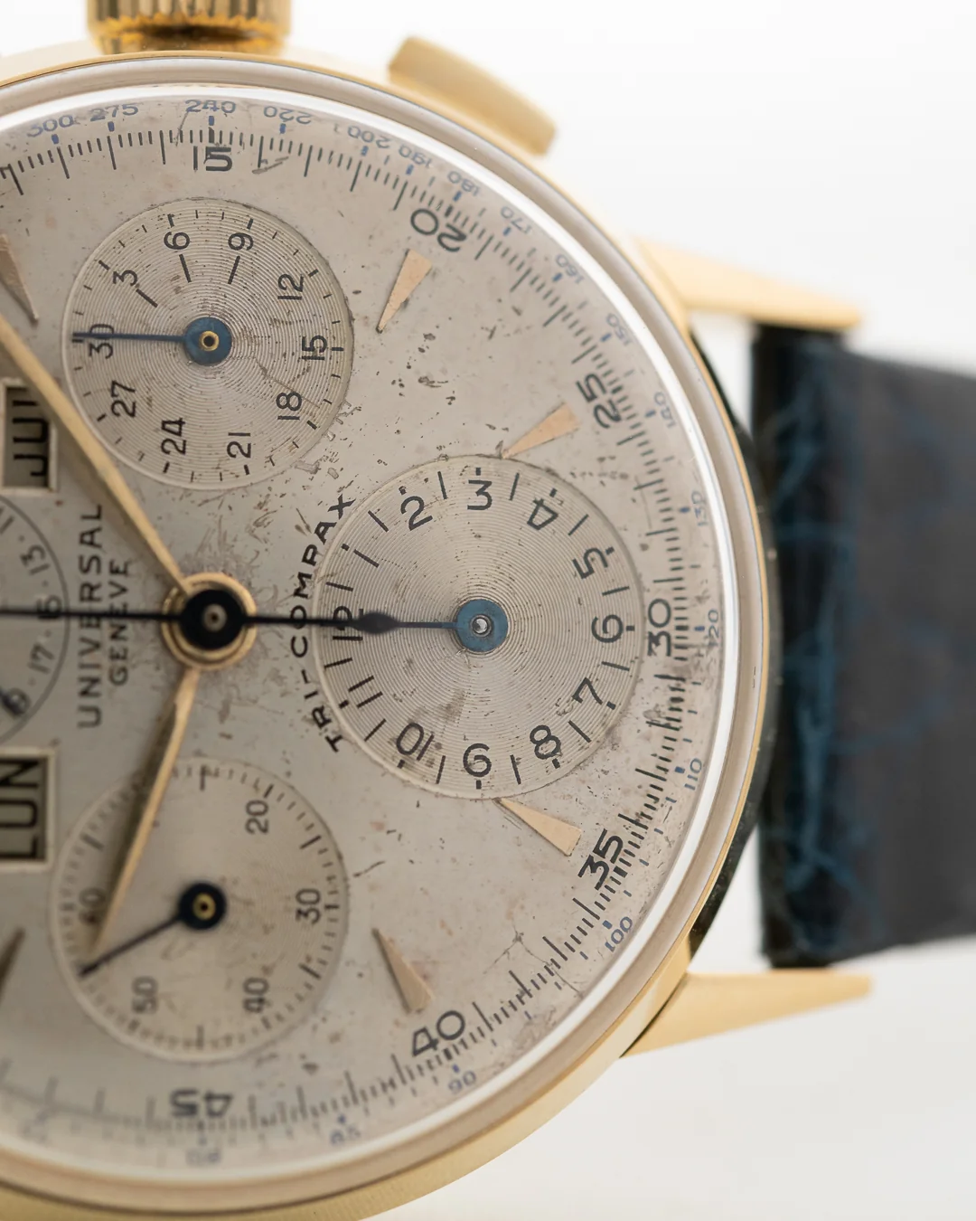 Universal Geneve Tri Compax 18k 1947 - Image 3